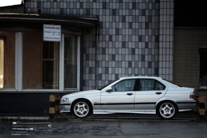 323i Limo on M5 Throwing Stars - 3er BMW - E36
