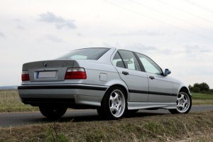 323i Limo on M5 Throwing Stars - 3er BMW - E36