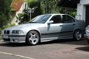 323i Limo on M5 Throwing Stars - 3er BMW - E36