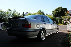 323i Limo on M5 Throwing Stars - 3er BMW - E36