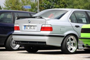 323i Limo on M5 Throwing Stars - 3er BMW - E36 323i Limo on M5 Throwing Stars - 3er BMW - E36