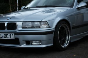 323i Limo on M5 Throwing Stars - 3er BMW - E36 323i Limo on M5 Throwing Stars - 3er BMW - E36