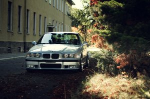 323i Limo on M5 Throwing Stars - 3er BMW - E36 323i Limo on M5 Throwing Stars - 3er BMW - E36