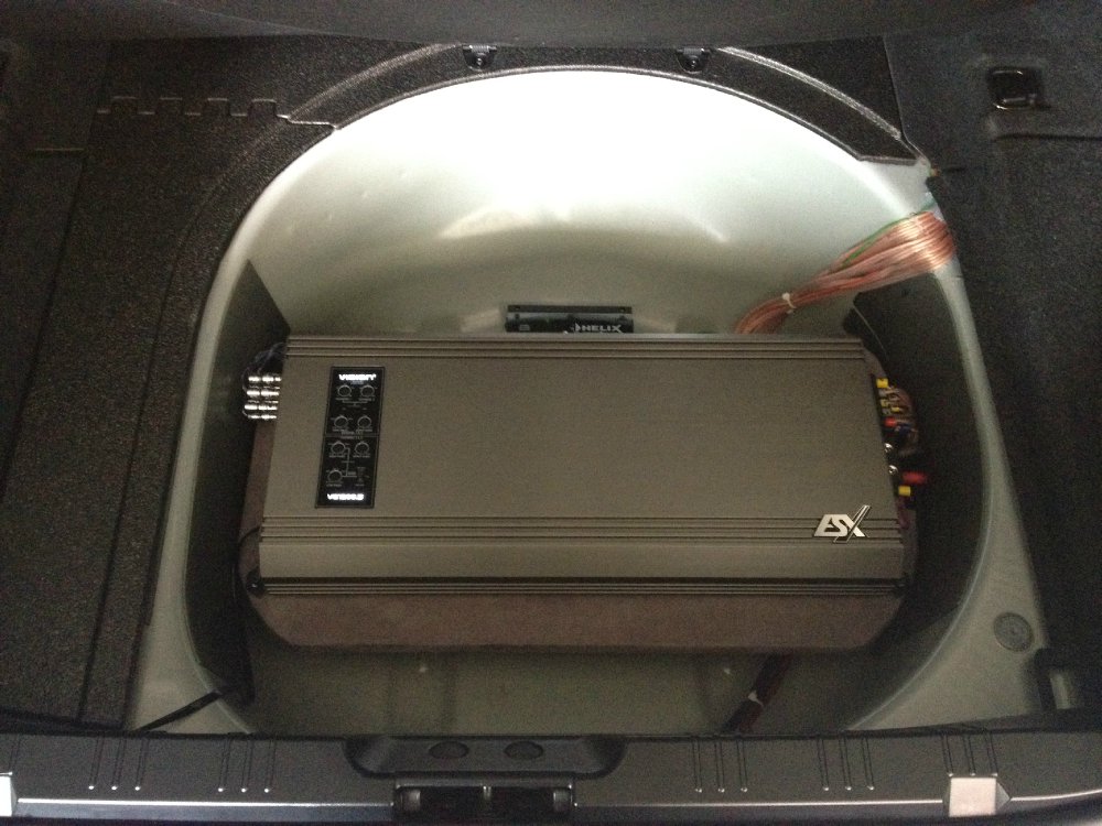 BMW E60 Hifi Umbau Audio System - Fotos von CarHifi & Multimedia Einbauten