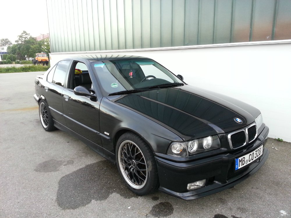 BMW e36 328i Cosmosschwarz - Metallic Black Beauty - 3er BMW - E36