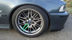 BMW Styling 65 Felge in 8x18 ET 20 mit Continental sport Contact III Reifen in 245/40/18 montiert vorn mit 20 mm Spurplatten Hier auf einem 5er BMW E39 M5 (Limousine) Details zum Fahrzeug / Besitzer