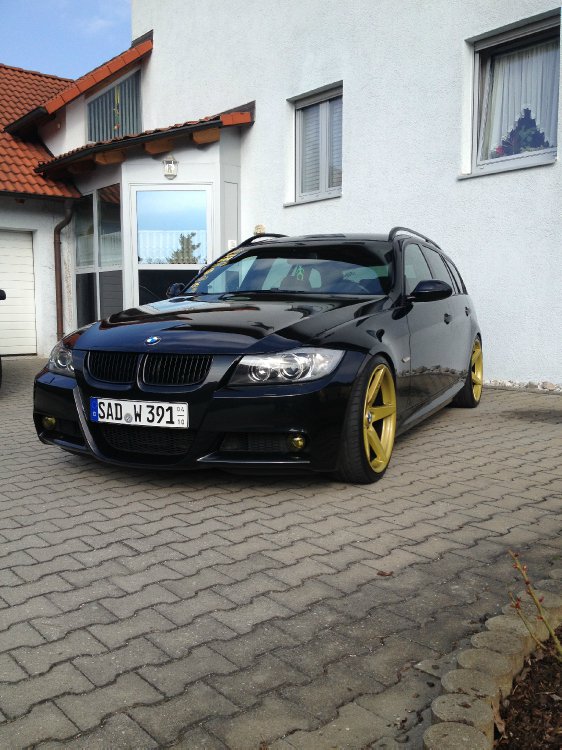 **Black and Yellow**325i - 3er BMW - E90 / E91 / E92 / E93