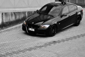 330D Deep Black - 3er BMW - E90 / E91 / E92 / E93 330D Deep Black - 3er BMW - E90 / E91 / E92 / E93
