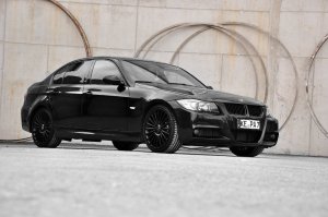 330D Deep Black - 3er BMW - E90 / E91 / E92 / E93 330D Deep Black - 3er BMW - E90 / E91 / E92 / E93