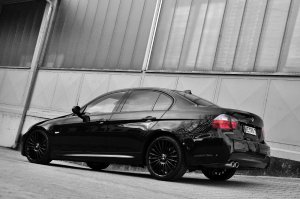 330D Deep Black - 3er BMW - E90 / E91 / E92 / E93 330D Deep Black - 3er BMW - E90 / E91 / E92 / E93