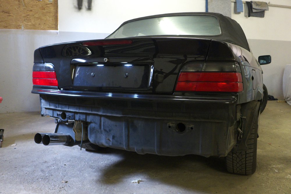 Schwarz, Schwarz, Schwarz 328iA - 3er BMW - E36