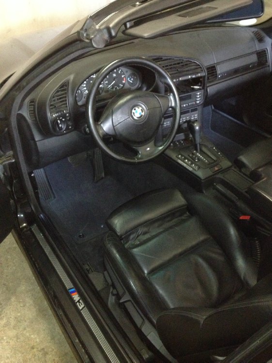 Schwarz, Schwarz, Schwarz 328iA - 3er BMW - E36