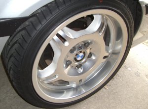 BMW Styling 24 Felge in 8.5x17 ET 41 mit Hankook Ventus Sport Reifen in 245/35/17 montiert hinten mit 5 mm Spurplatten und mit folgenden Nacharbeiten am Radlauf: Kanten gebrdelt Hier auf einem 3er BMW E36 328i (Coupe) Details zum Fahrzeug / Besitzer