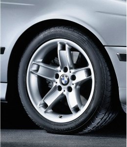 BMW Styling 49 Felge in 8x17 ET 20 mit Hankook Optimo 4S Reifen in 235/45/17 montiert vorn Hier auf einem 5er BMW E39 528i (Limousine) Details zum Fahrzeug / Besitzer