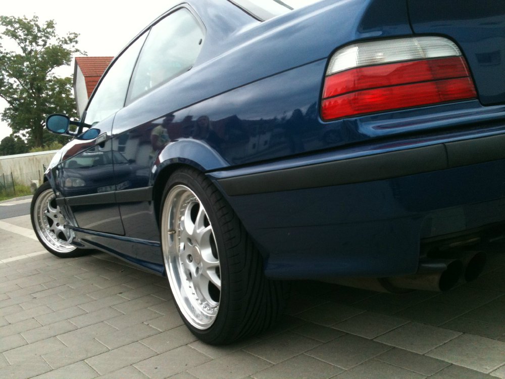 Mein Traum in Avus-Blau 328i - 3er BMW - E36