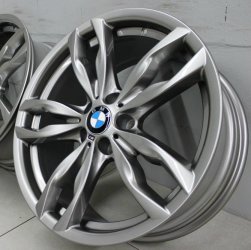 BMW Styling 434 Felge in 8.5x20 ET 33 mit Pirelli  Reifen in 245/35/20 montiert vorn Hier auf einem 5er BMW F10 535i (Limousine) Details zum Fahrzeug / Besitzer