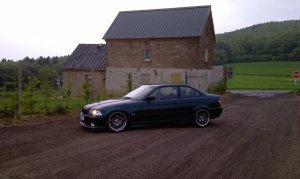 Green Coupe - 3er BMW - E36