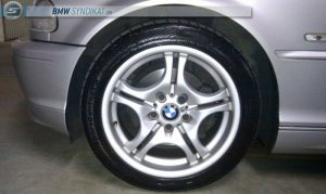BMW Doppelspeiche Styling 68-M Felge in 7.5x17 ET 41 mit Continental Conti Sport Contact Reifen in 225/45/17 montiert vorn Hier auf einem 3er BMW E46 323i (Cabrio) Details zum Fahrzeug / Besitzer