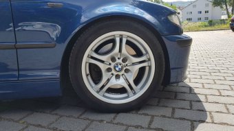 BMW M 68 Felge in 7.5x17 ET 41 mit Continental Sport Contact Reifen in 225/45/17 montiert vorn mit 10 mm Spurplatten Hier auf einem 3er BMW E46 330i (Limousine) Details zum Fahrzeug / Besitzer