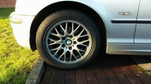BMW Styling 42 Felge in 7x16 ET 46 mit Dunlop Sp Winter Sport 3D Reifen in 205/55/16 montiert vorn Hier auf einem 3er BMW E46 323i (Limousine) Details zum Fahrzeug / Besitzer