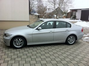 BMW E90 325i - 3er BMW - E90 / E91 / E92 / E93