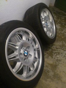 BMW Styling 39 Felge in 7.5x17 ET 41 mit Uniroyal Rain Expert 2 Reifen in 225/45/17 montiert vorn mit 20 mm Spurplatten und mit folgenden Nacharbeiten am Radlauf: Kanten gebrdelt Hier auf einem 3er BMW E36 M3 3.2 (Limousine) Details zum Fahrzeug / Besitzer