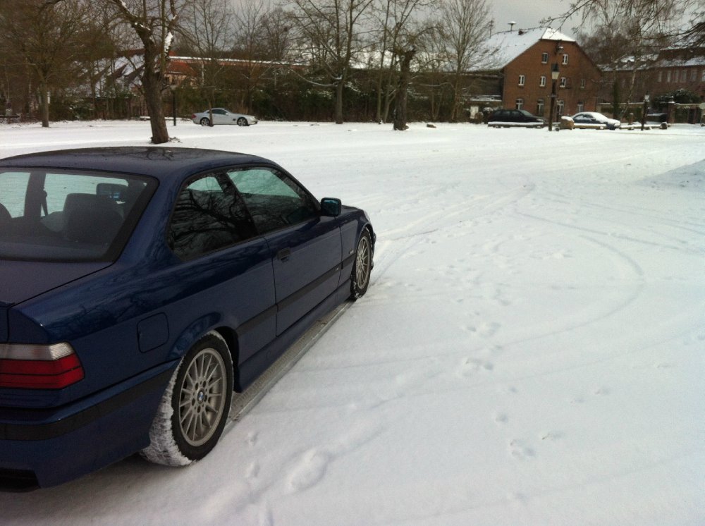 323 2.5 Coupe Avus Blau - Styling 24 - 3er BMW - E36