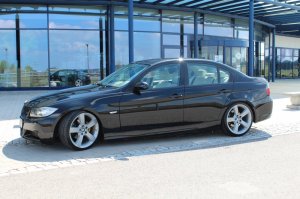 320D 19 Zoll,335 Auspuff, Neu Bilder Unten - 3er BMW - E90 / E91 / E92 / E93 320D 19 Zoll,335 Auspuff, Neu Bilder Unten - 3er BMW - E90 / E91 / E92 / E93