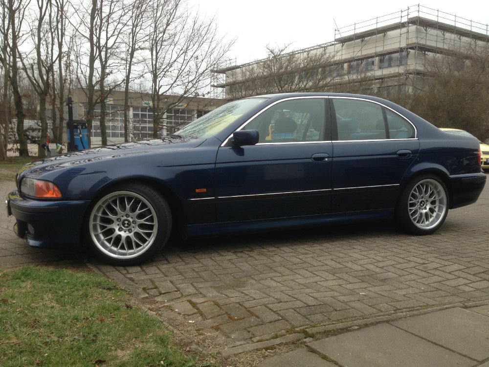 BMW 523i Biarritzblau - 5er BMW - E39