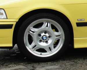 BMW Styling 24 Felge in 7.5x17 ET 41 mit Continental SportContact 3 Reifen in 225/45/17 montiert vorn Hier auf einem 3er BMW E36 325i (Compact) Details zum Fahrzeug / Besitzer