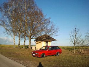 Die rote Zora - Winterfreundin - 3er BMW - E30 Die rote Zora - Winterfreundin - 3er BMW - E30