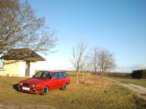 Die rote Zora - Winterfreundin - 3er BMW - E30 Die rote Zora - Winterfreundin - 3er BMW - E30