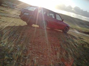 Die rote Zora - Winterfreundin - 3er BMW - E30 Die rote Zora - Winterfreundin - 3er BMW - E30
