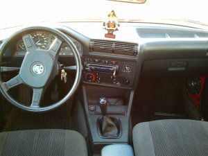 Die rote Zora - Winterfreundin - 3er BMW - E30 Die rote Zora - Winterfreundin - 3er BMW - E30
