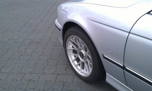 BBS RC 302 Felge in 8.5x17 ET 15 mit Dunlop SP Sport 9000 Reifen in 235/45/17 montiert vorn Hier auf einem 5er BMW E39 520i (Limousine) Details zum Fahrzeug / Besitzer
