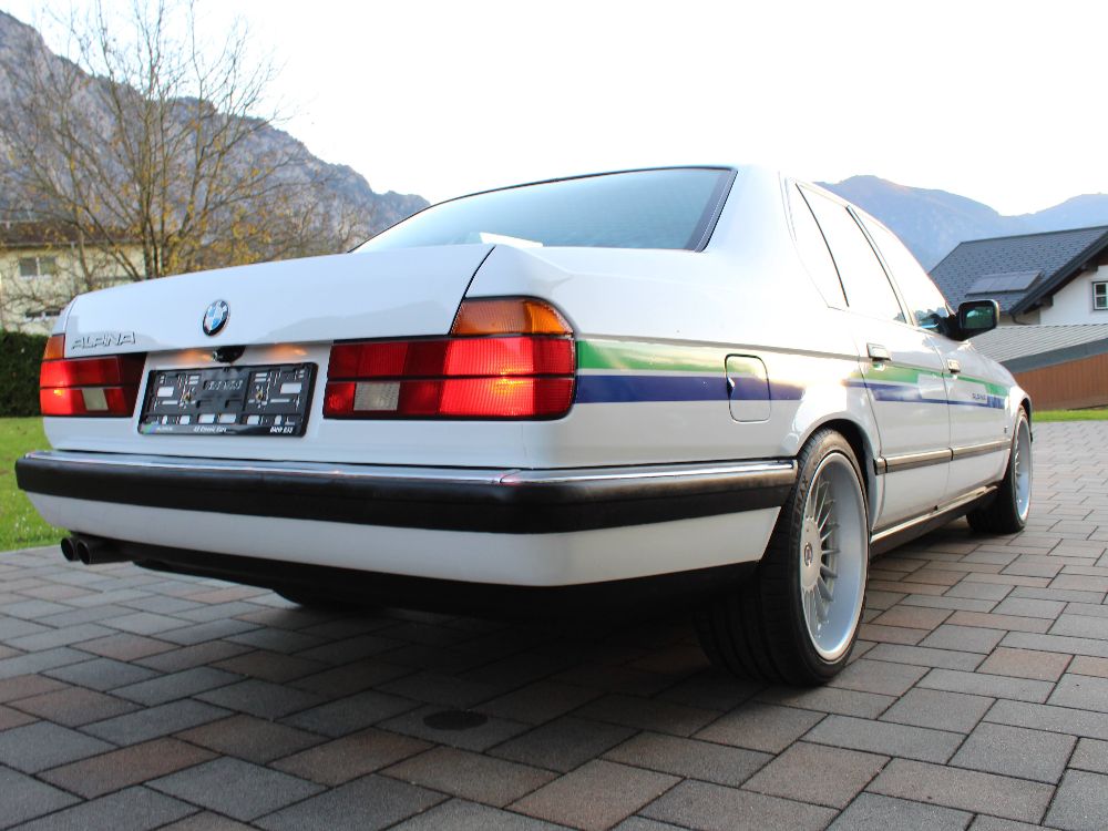 BMW E32 730i V8 Limousine wei - Fotostories weiterer BMW Modelle