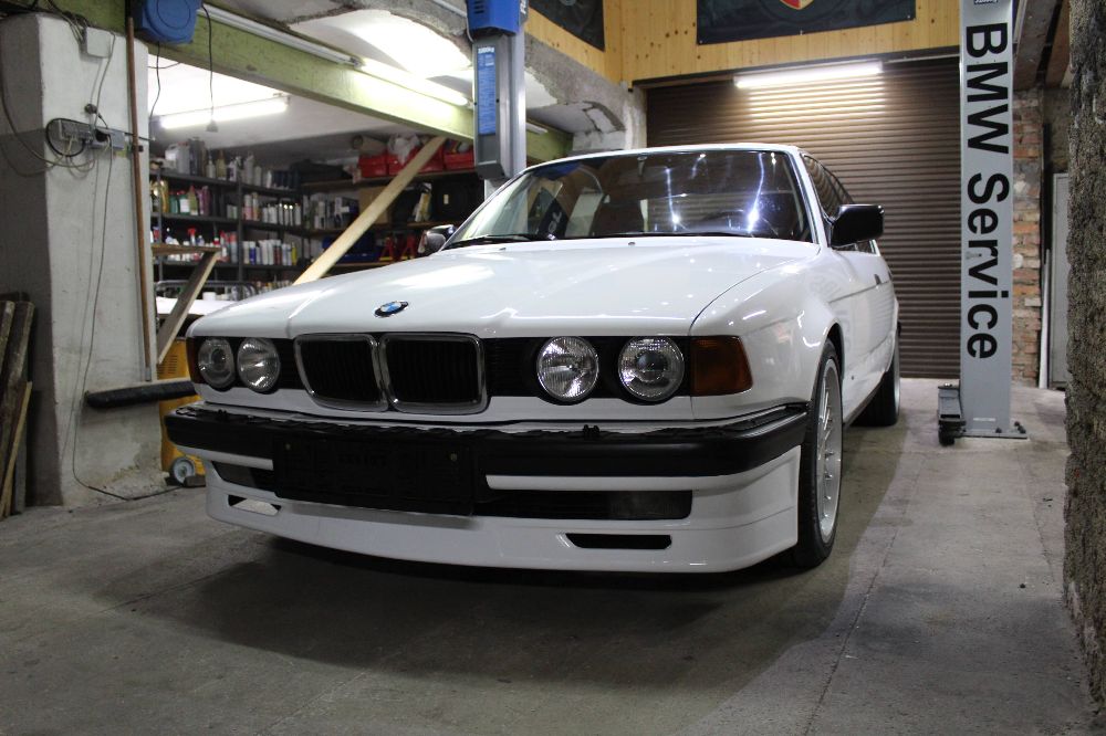 BMW E32 730i V8 Limousine wei - Fotostories weiterer BMW Modelle