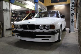 BMW E32 730i V8 Limousine wei - Fotostories weiterer BMW Modelle