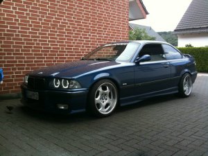 328QP Avusblau Met. - 3er BMW - E36