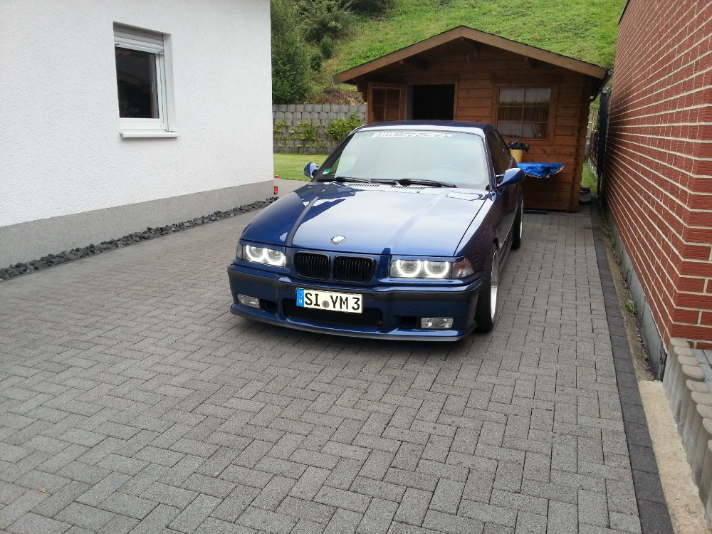 328QP Avusblau Met. - 3er BMW - E36