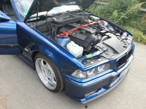 328QP Avusblau Met. - 3er BMW - E36