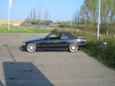 Meine kleine schwarze Wolke 320/8 ;-) - 3er BMW - E36