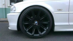 BMW styling 95 Felge in 9x19 ET 35 mit kumho ecsta Reifen in 235/35/19 montiert vorn mit folgenden Nacharbeiten am Radlauf: Kanten gebrdelt Hier auf einem 3er BMW E46 323i (Coupe) Details zum Fahrzeug / Besitzer