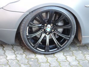 BMW  Felge in 8.5x19 ET 12 mit Hankook evo s1 Reifen in 225/35/19 montiert vorn mit 5 mm Spurplatten und mit folgenden Nacharbeiten am Radlauf: Kanten gebrdelt Hier auf einem 5er BMW E60 535d (Limousine) Details zum Fahrzeug / Besitzer