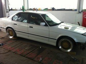 Alpinweiss 18" RS-Style M-Technik - 5er BMW - E34