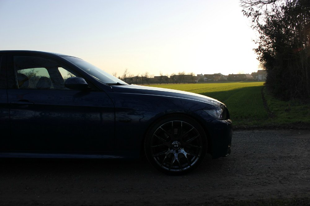 BMW E90 330i Le Mans Blau - 3er BMW - E90 / E91 / E92 / E93