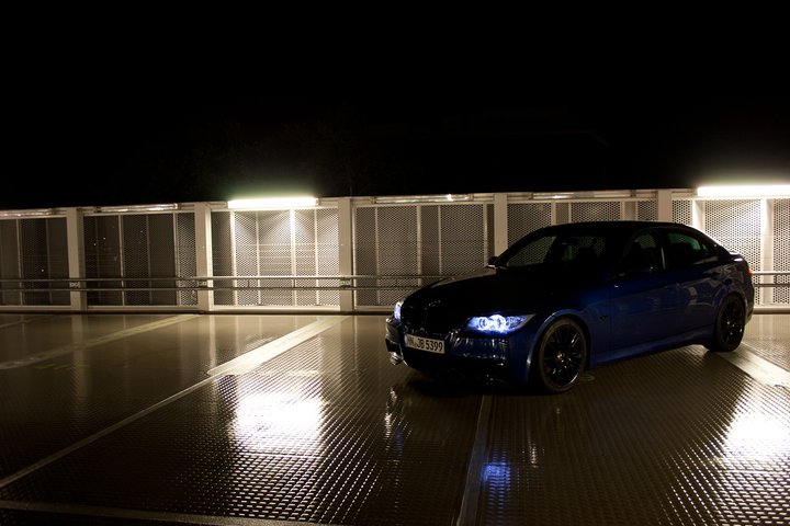 BMW E90 330i Le Mans Blau - 3er BMW - E90 / E91 / E92 / E93