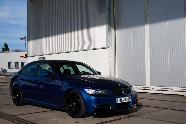 BMW E90 330i Le Mans Blau - 3er BMW - E90 / E91 / E92 / E93