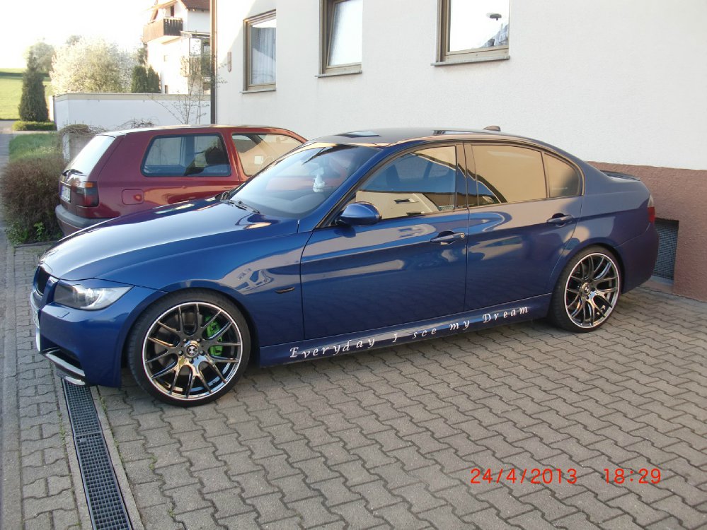 BMW E90 330i Le Mans Blau - 3er BMW - E90 / E91 / E92 / E93