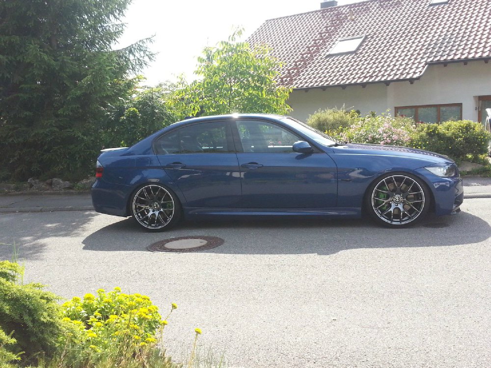 BMW E90 330i Le Mans Blau - 3er BMW - E90 / E91 / E92 / E93